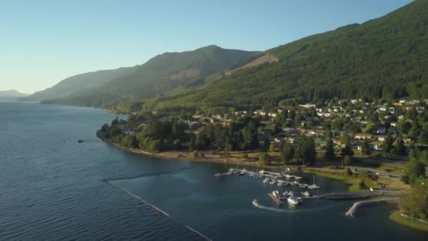 Vue Aérienne Une Petite Ville Sur Océan Pacifique Pendant Coucher — Video