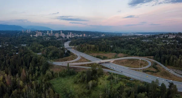 Vista Panorámica Aérea Una Entrada Salida Autopista Ciudad Moderna Durante —  Fotos de Stock