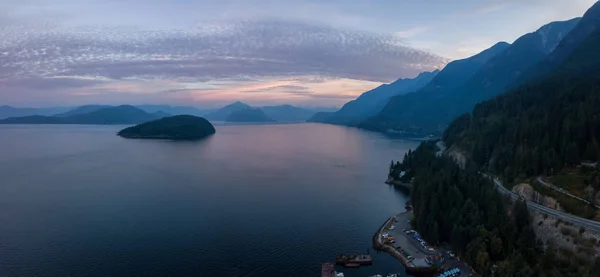 Luchtfoto Panoramisch Uitzicht Schilderachtige Weg Surounded Door Mooie Canadese Berglandschap — Stockfoto