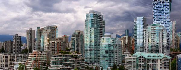 Panoramautsikt Över Downtown City Byggnader Livlig Kväll Tagit Vancouver British — Stockfoto