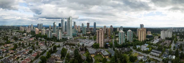 Hava Panoramik Bir Canlı Yaz Bulutlu Gün Boyunca Modern Bir — Stok fotoğraf