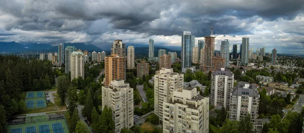 Hava Panoramik Bir Canlı Yaz Bulutlu Gün Boyunca Modern Bir — Stok fotoğraf