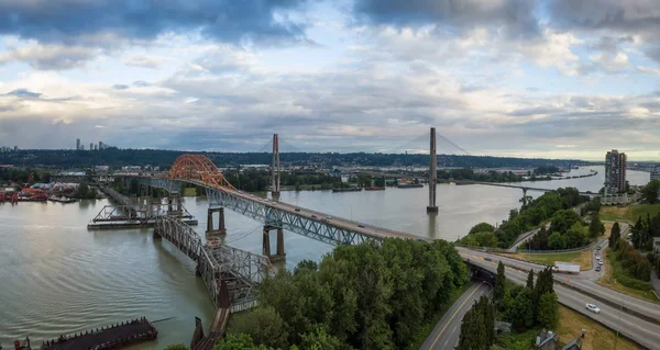 Vue Panoramique Aérienne Pattullo Pont Skytrain Traversant Fleuve Fraser Par — Photo