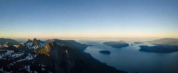 Vue Panoramique Aérienne Des Monts Howe Sound Lors Lever Soleil — Photo