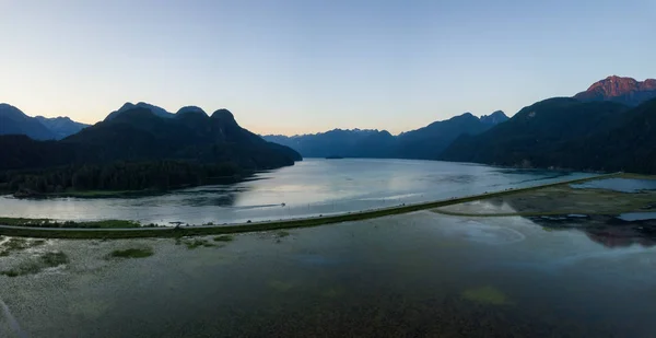 Veduta Aerea Bellissimo Paesaggio Canadese Durante Vibrante Tramonto Estivo Preso — Foto Stock