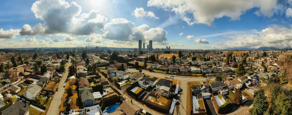 Vista Panorámica Aérea Barrio Residencial Durante Vibrante Día Invierno Tomado —  Fotos de Stock