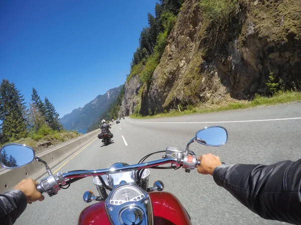 Езда Мотоцикле Солнечный Летний День Taken Sea Sky Highway Squamish — стоковое фото