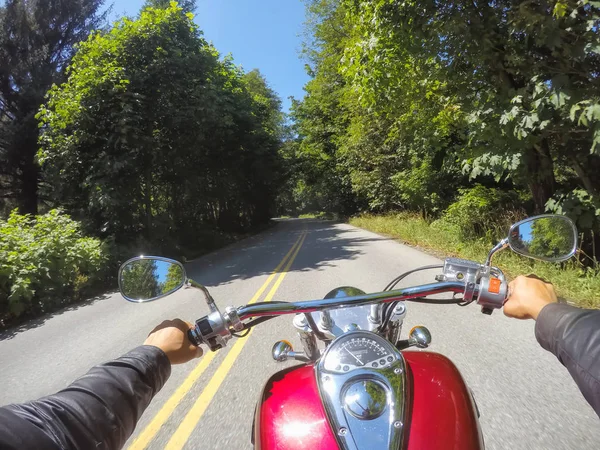 Motorradfahren Einem Sonnigen Sommertag Aufgenommen Der Nähe Von Squamish Nördlich — Stockfoto