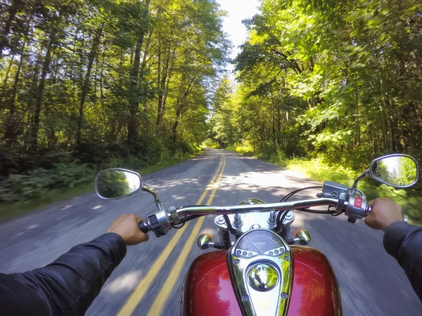 Jazda Motocyklu Słoneczny Letni Dzień Podjęte Pobliżu Squamish North Vancouver — Zdjęcie stockowe