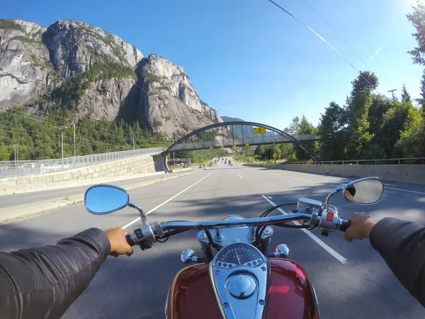 Motorradfahren Einem Sonnigen Sommertag Auf Dem Sea Sky Highway Squamish — Stockfoto