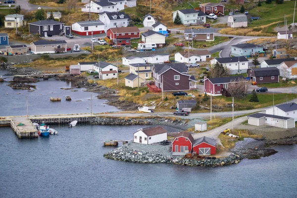 Flygfoto Över Liten Stad Klippiga Kusten Atlanten Molnig Dag Tagit — Stockfoto