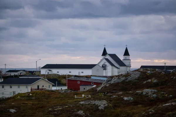 Bostäder Liten Stad Den Klippiga Atlantic Ocean Kusten Molnig Solnedgång — Stockfoto