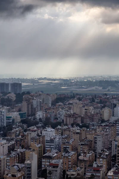 Vista Aérea Barrio Residencial Una Ciudad Durante Amanecer Nublado Tomado — Foto de Stock