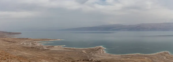 Панорамный Вид Пустынные Горы Мертвое Море Пасмурный Солнечный День Снимок — стоковое фото