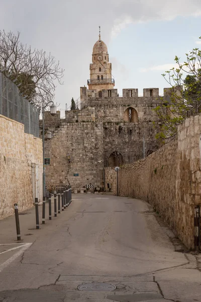 曇りの日の古代旧市街のストリートビュー エルサレム イスラエル — ストック写真