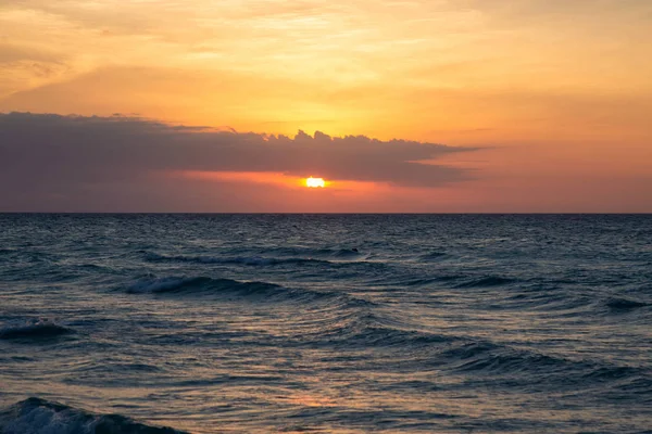 Hermosa Puesta Sol Dramática Sobre Mar Caribe Tomado Varadero Cuba — Foto de Stock