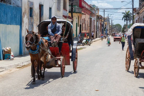 Cárdenas Cuba Mayo 2018 Carruaje Caballo Las Calles Casco Antiguo —  Fotos de Stock