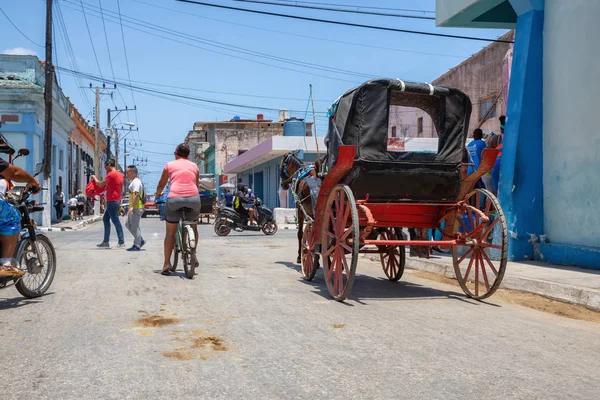 Cárdenas Cuba Mayo 2018 Carruaje Caballo Las Calles Casco Antiguo —  Fotos de Stock