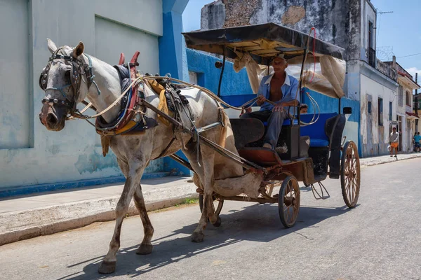 Cárdenas Cuba Mayo 2018 Carruaje Caballo Las Calles Casco Antiguo — Foto de Stock