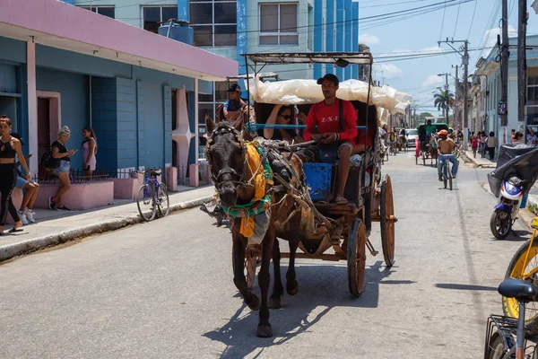 Cardenas Cuba Maio 2018 Passeios Cavalo Nas Ruas Uma Antiga — Fotografia de Stock