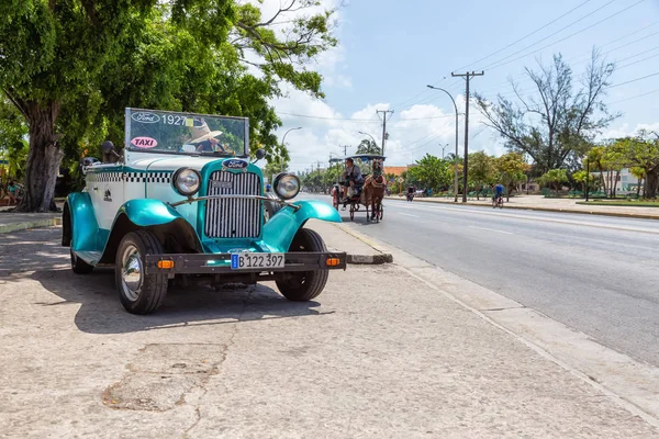 Varadero Kuba Mai 2019 Oldtimer Taxiwagen Auf Der Straße Einem — Stockfoto