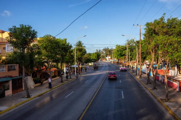 古巴巴拉德罗 2019年5月8日 在阳光明媚的夜晚 从城市道路上方鸟瞰 — 图库照片