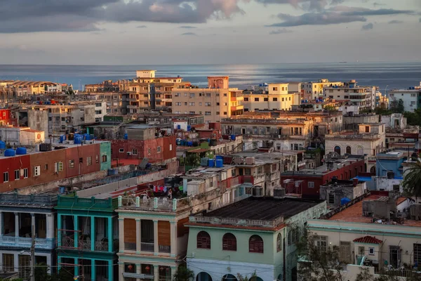 Havana City Küba Nın Başkenti Renkli Bulutlu Gündoğumu Sırasında Konut — Stok fotoğraf