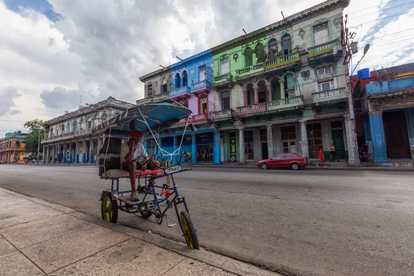 Havanna Kuba Maj 2019 Cykel Taxi Chaufför Rida Gatorna Gamla — Stockfoto