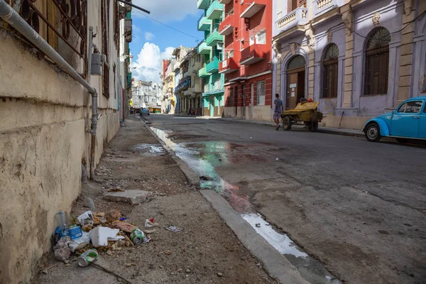 Havana Küba Mayıs 2019 Eski Havana Çöple Dolu Kirli Sokaklar — Stok fotoğraf