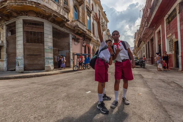Havana Küba Mayıs 2019 Hareketli Parlak Güneşli Bir Günde Eski — Stok fotoğraf