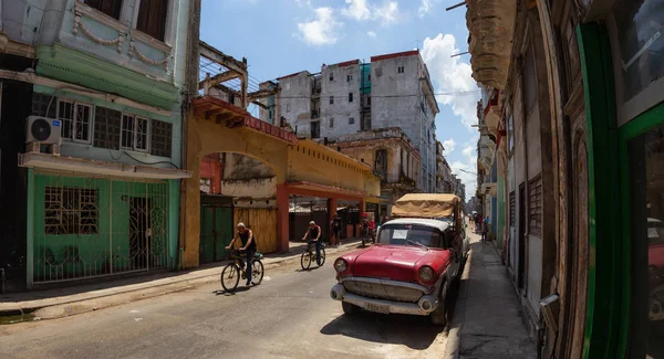 Havana Cuba Maio 2019 Vista Panorâmica Rua Bairro Residencial Desfavorecido — Fotografia de Stock