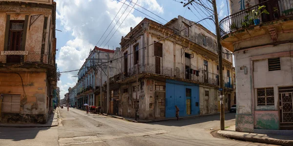 Havanna Kuba Maj 2019 Panoramautsikt Över Gatan Missgynnade Bostadskvarter Den — Stockfoto