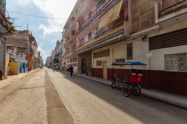 Havana Cuba Mei 2019 Street View Van Achtergestelde Residentiële Huizen — Stockfoto