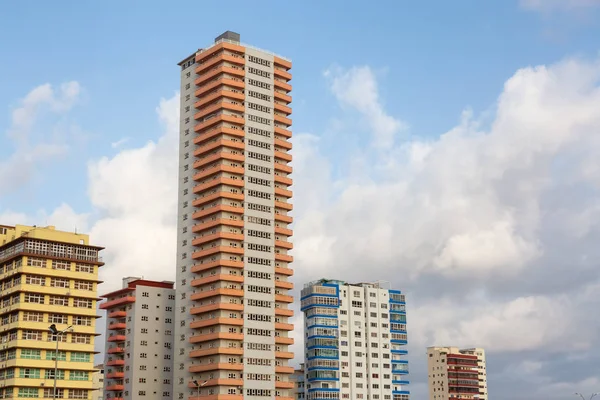 Edificios Residenciales Ciudad Habana Capital Cuba Durante Una Mañana Soleada —  Fotos de Stock