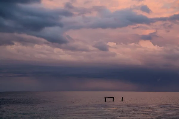 Dramatischer Blick Auf Eine Wolkenlandschaft Über Dem Ozean Während Eines — Stockfoto