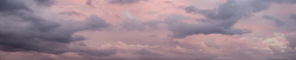 Dramatisch Panoramisch Uitzicht Een Cloudscape Tijdens Een Donkere Regenachtige Kleurrijke — Stockfoto