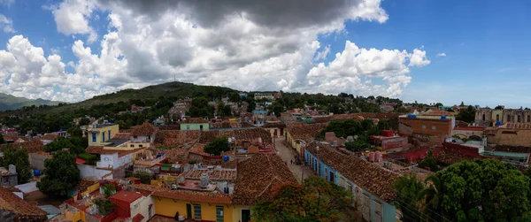 Vista Panorámica Aérea Pequeño Pueblo Turístico Cubano Durante Soleado Nublado —  Fotos de Stock