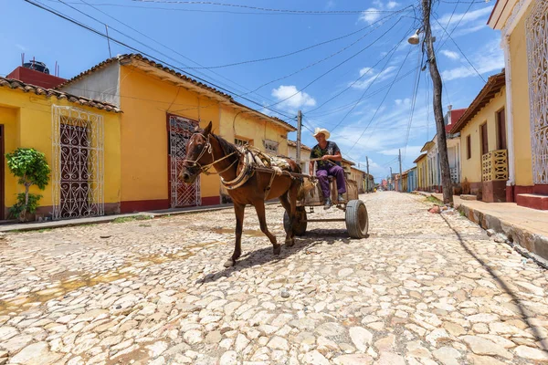 Trynidad Kuba Czerwca 2019 Horse Carriage Ulicach Małego Kubańskiego Miasta — Zdjęcie stockowe