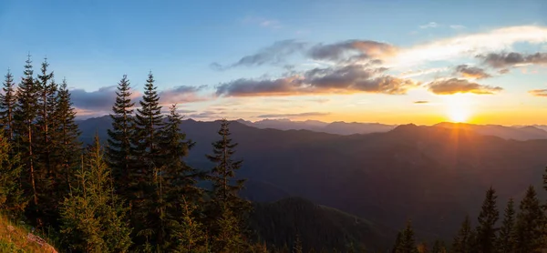 Piękny Panoramiczny Widok Amerykański Górski Krajobraz Podczas Tętniących Życiem Kolorowych — Zdjęcie stockowe
