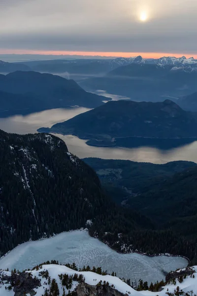 Vue Aérienne Magnifiques Montagnes Canadiennes Sur Côte Océan Pacifique Par — Photo
