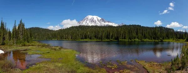 Beautiful Panoramic View Reflection Lake Rainier Background Sunny Summer Day — Stock Photo, Image