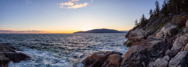 Beautiful Panoramic View Rocky Ocean Coast Vibrant Sunny Sunset Taken — Stock Photo, Image