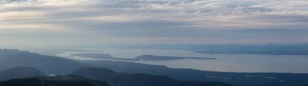 Bella Vista Panoramica Sul Paesaggio Montano Canadese Durante Vivace Tramonto — Foto Stock