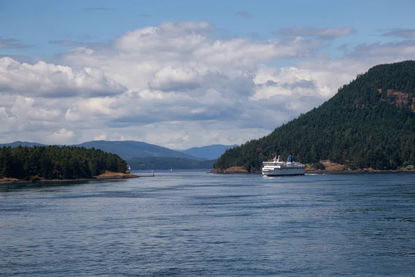 Beautiful View Ferry Boat Passing Gulf Islands Narrows Sunny Summer — Stock Photo, Image