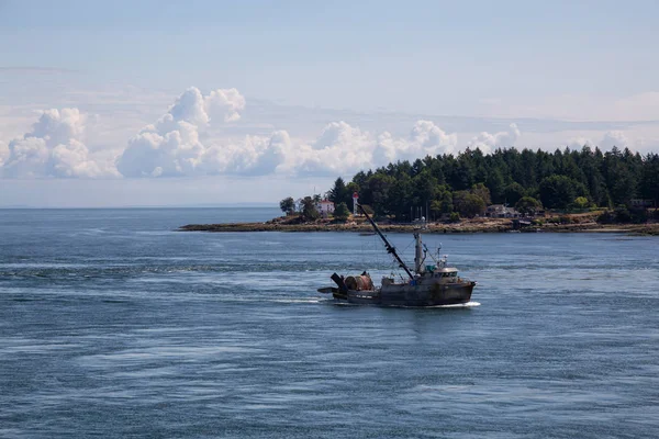 Vissersboot Rijden Tegen Stroom Narrows Buurt Van Gulf Islands Vancouver — Stockfoto