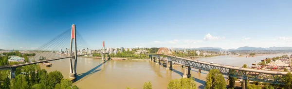 Panoramautsikt Fra Luften Pattullo Bridge Skytrain Bridge Fraser River Tatt – stockfoto