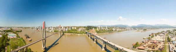 Luftaufnahme Der Pattullo Brücke Und Der Skytrain Brücke Über Den — Stockfoto