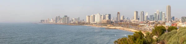 Jaffa 特拉维夫 以色列 2019年4月13日 在阳光明媚的日子里 地中海上现代市中心城市的视野 — 图库照片
