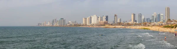 Jaffa 特拉维夫 以色列 2019年4月13日 在阳光明媚的日子里 地中海上现代市中心城市的视野 — 图库照片