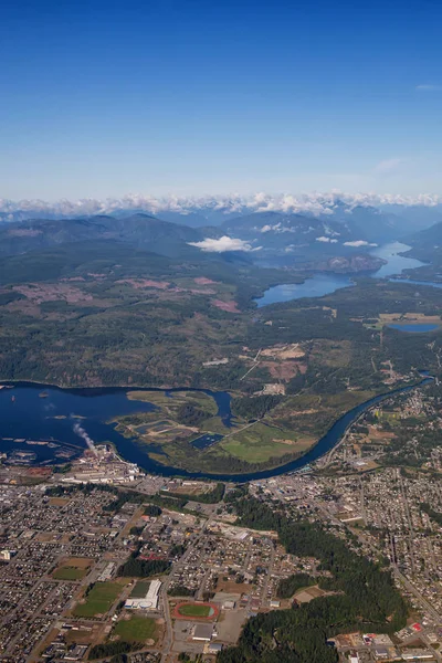 Vista Aérea Una Pequeña Ciudad Port Alberni Isla Vancouver Durante —  Fotos de Stock